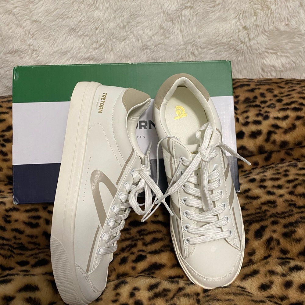 Tretorn Women's White and Tan Sneakers